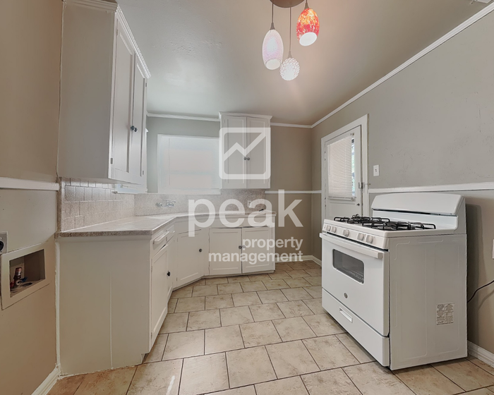 4437 Donnelly Ave - Photo 5 of 20