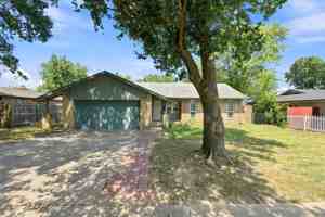 featured image of 608 E Center St