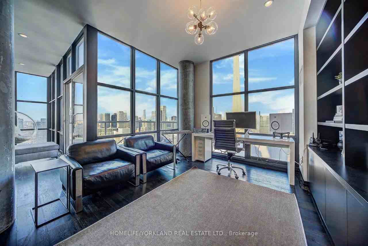10 Navy Wharf Court - Photo 3 of 37