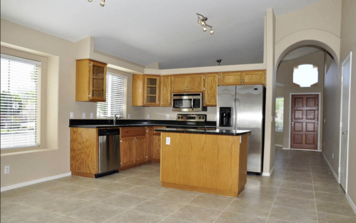 8408 W Troy St - Photo 6 of 17