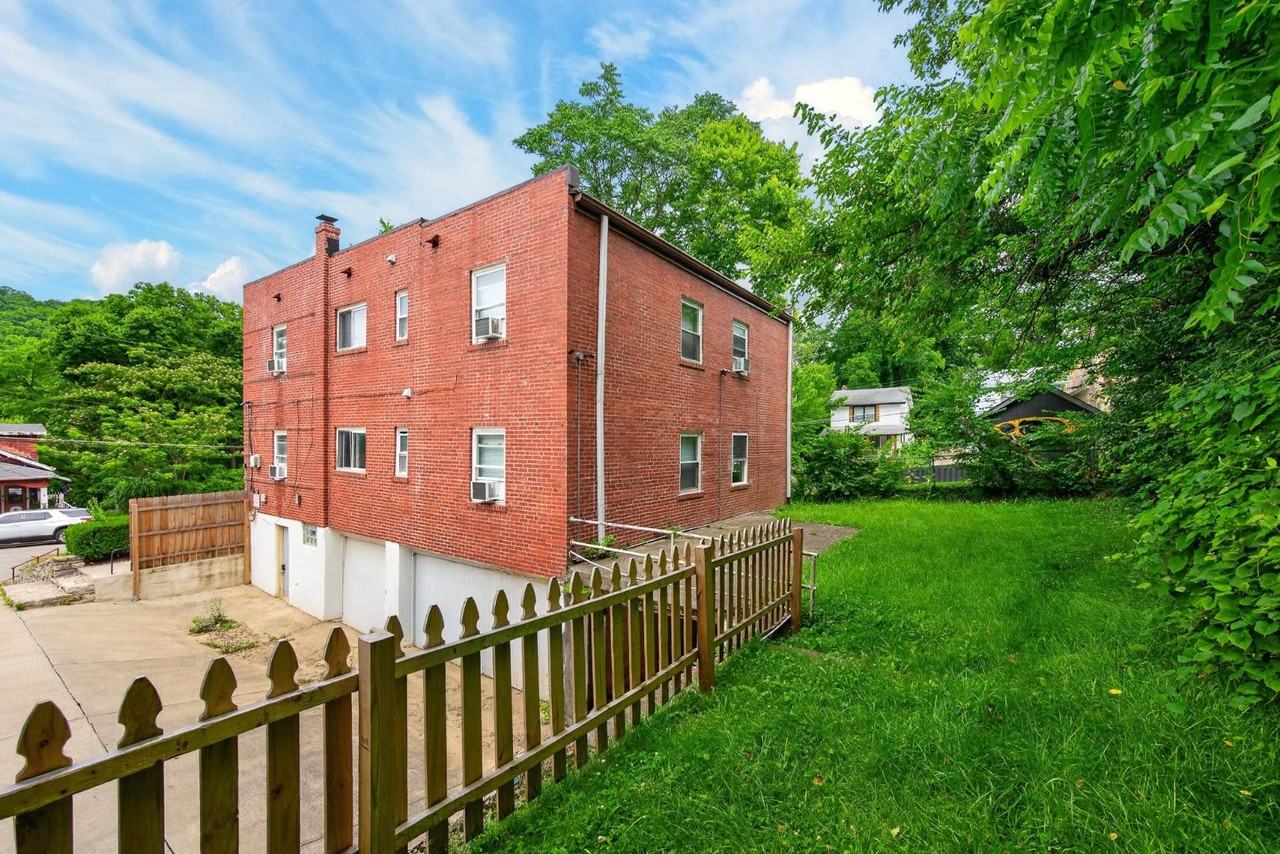 4348 Kirby Ave - Photo 5 of 9