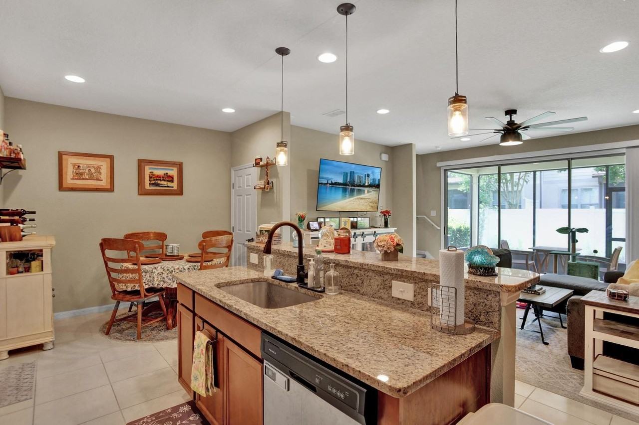 7036 Beauhaven Ct - Photo 4 of 20