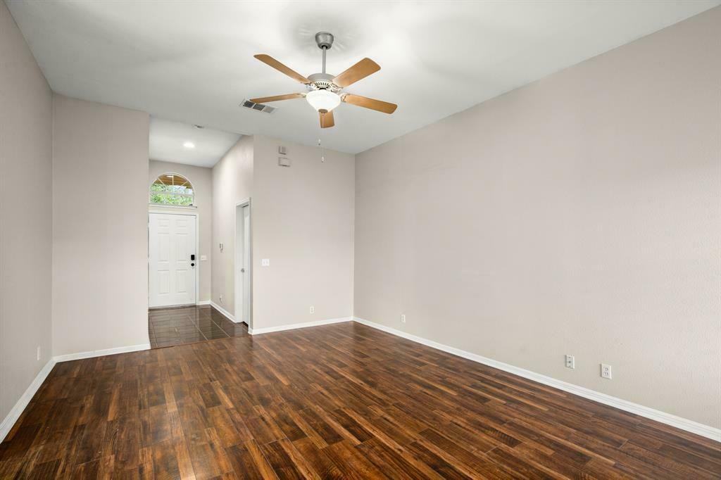 14901 Nuttall Dr - Photo 2 of 24