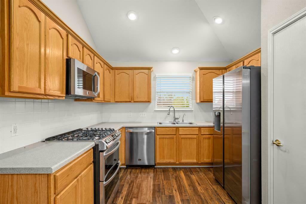 14901 Nuttall Dr - Photo 3 of 24
