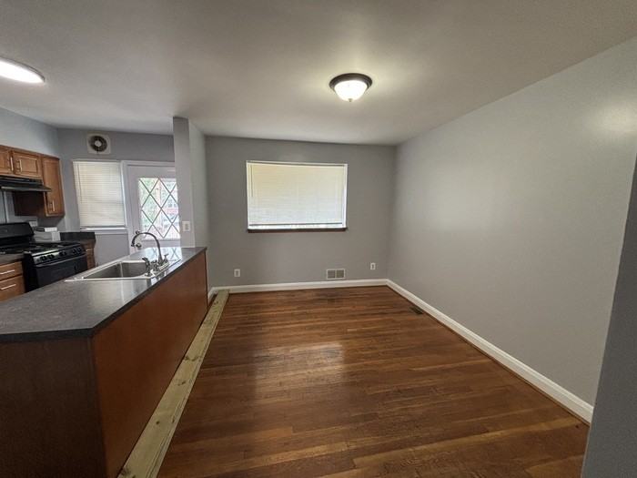 1299 Gittings Ave - Photo 3 of 23