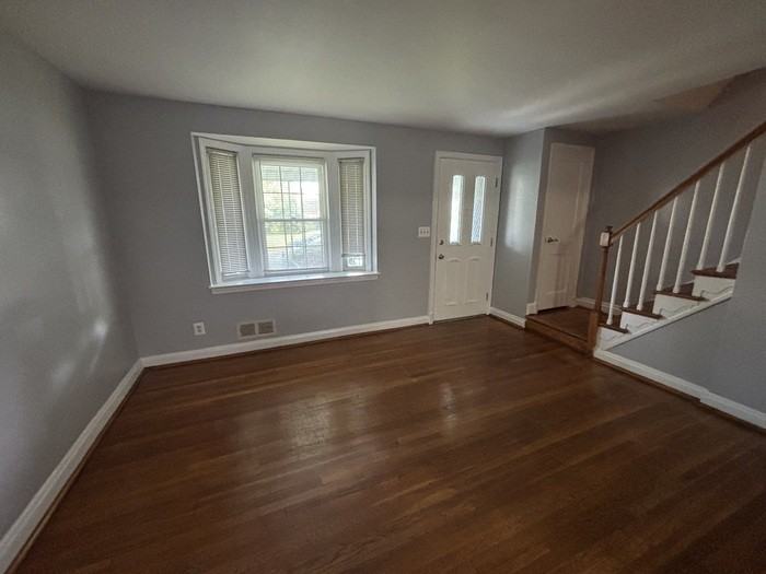 1299 Gittings Ave - Photo 4 of 23