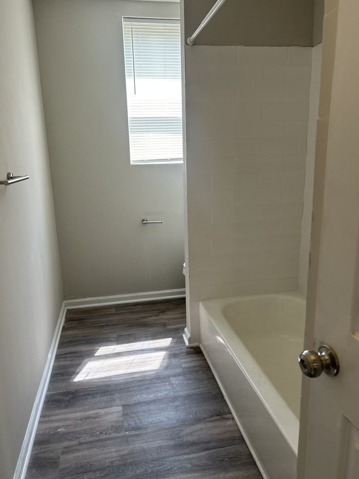 1798 E 25th St - Photo 3 of 5