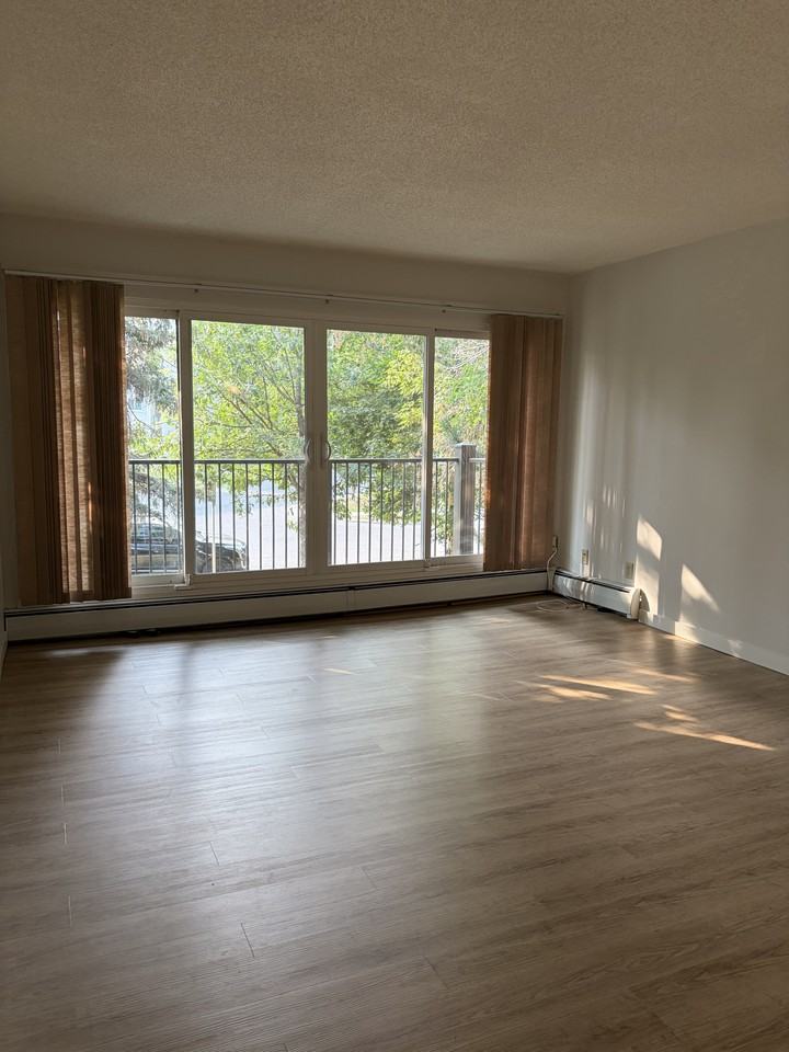 5095 - 604 - 1 Avenue NW - Photo 5 of 14