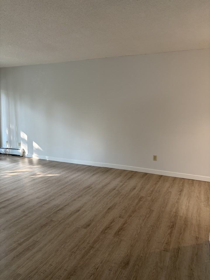 5095 - 604 - 1 Avenue NW - Photo 6 of 14