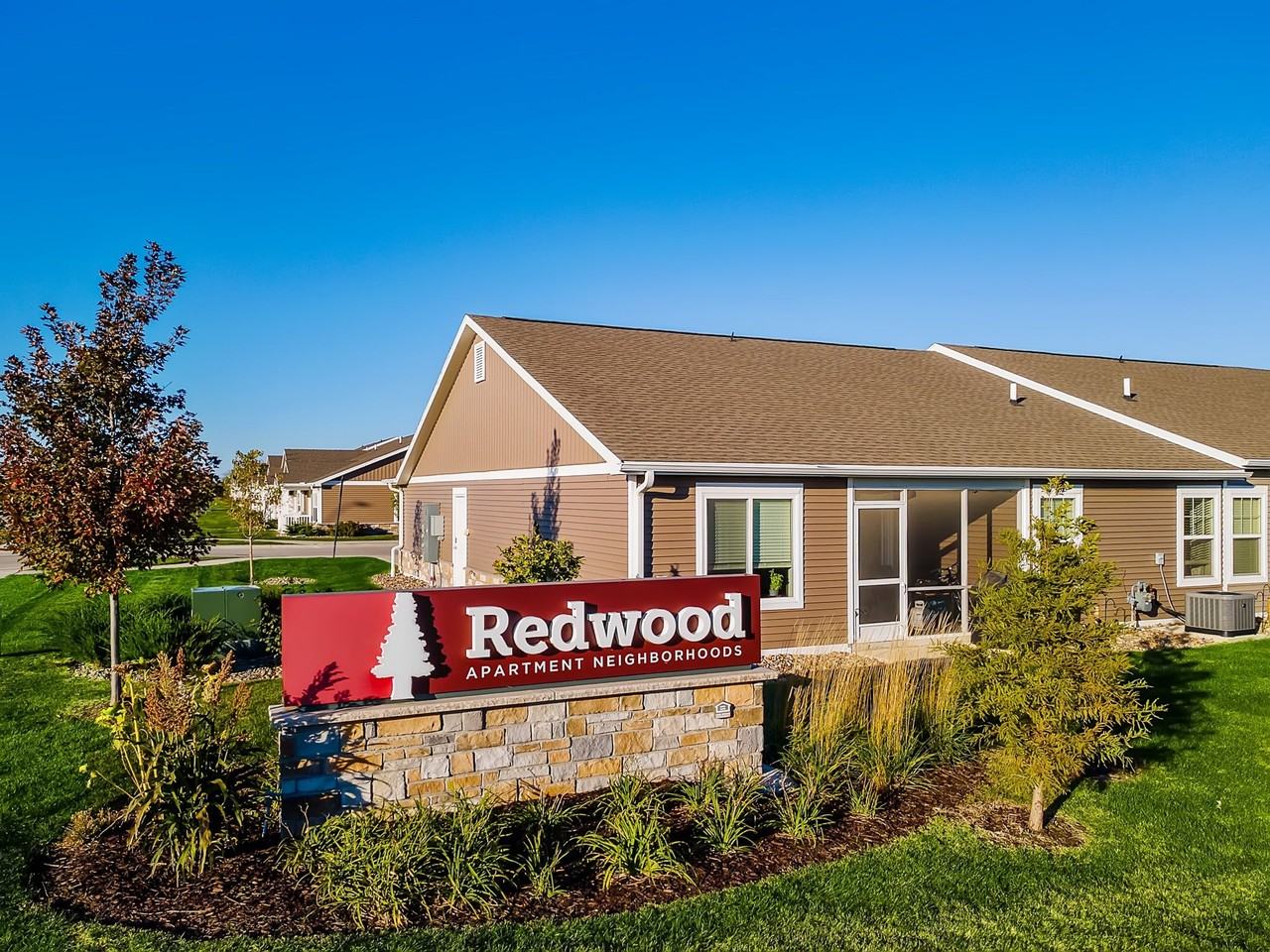 Redwood Waukee Hickman Road - Photo 4 of 25