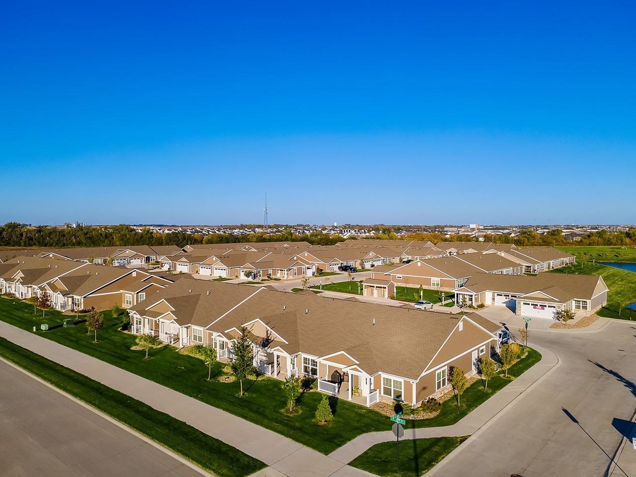 Redwood Waukee Hickman Road - Photo 6 of 25