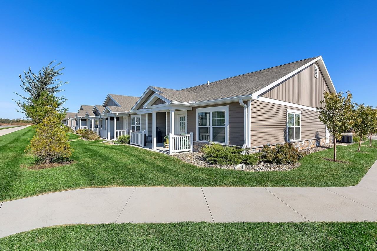 Redwood Waukee Hickman Road - Photo 7 of 25