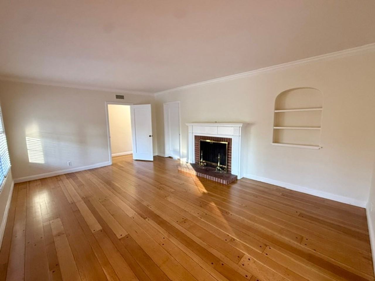 145 Sylvan Ave - Photo 4 of 28
