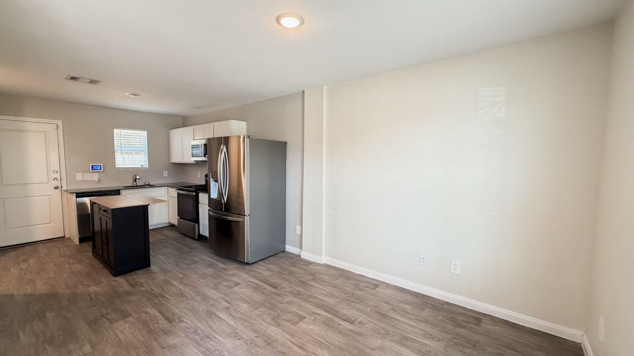 16451 Jasmine Marie Pl - Photo 3 of 14