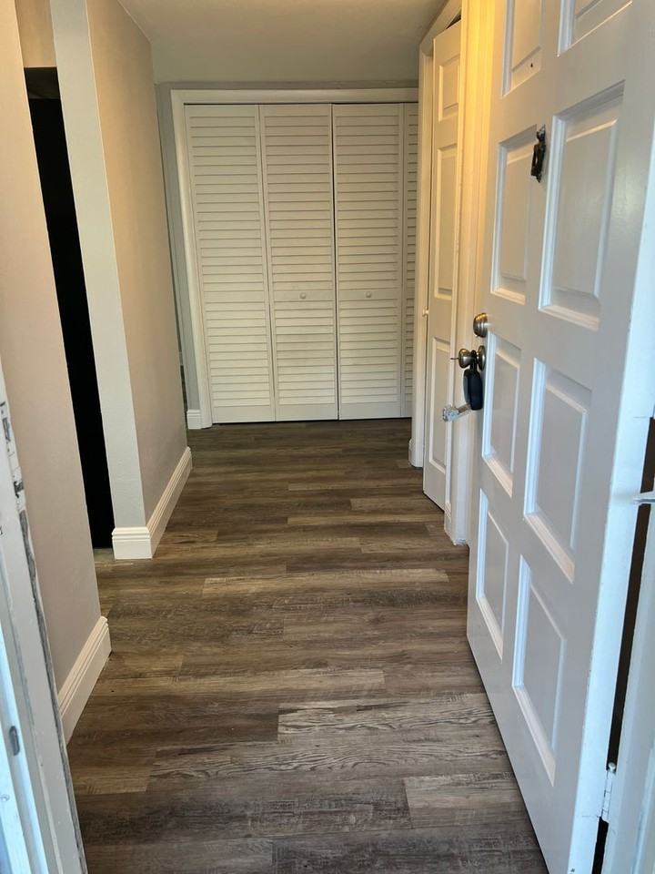 4042 Audubon Dr - Photo 2 of 39