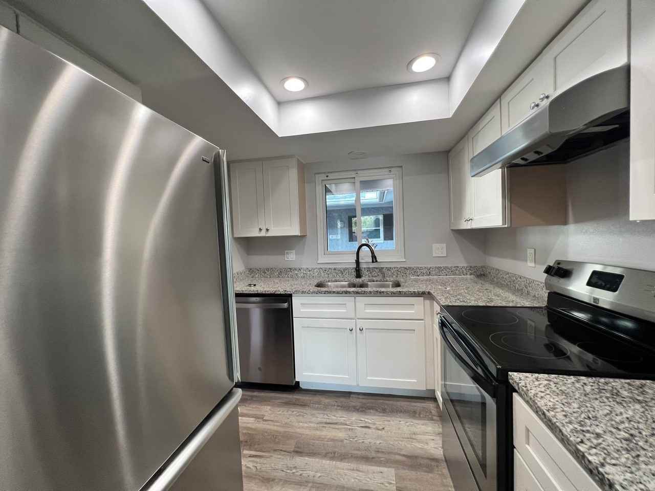 4042 Audubon Dr - Photo 6 of 39