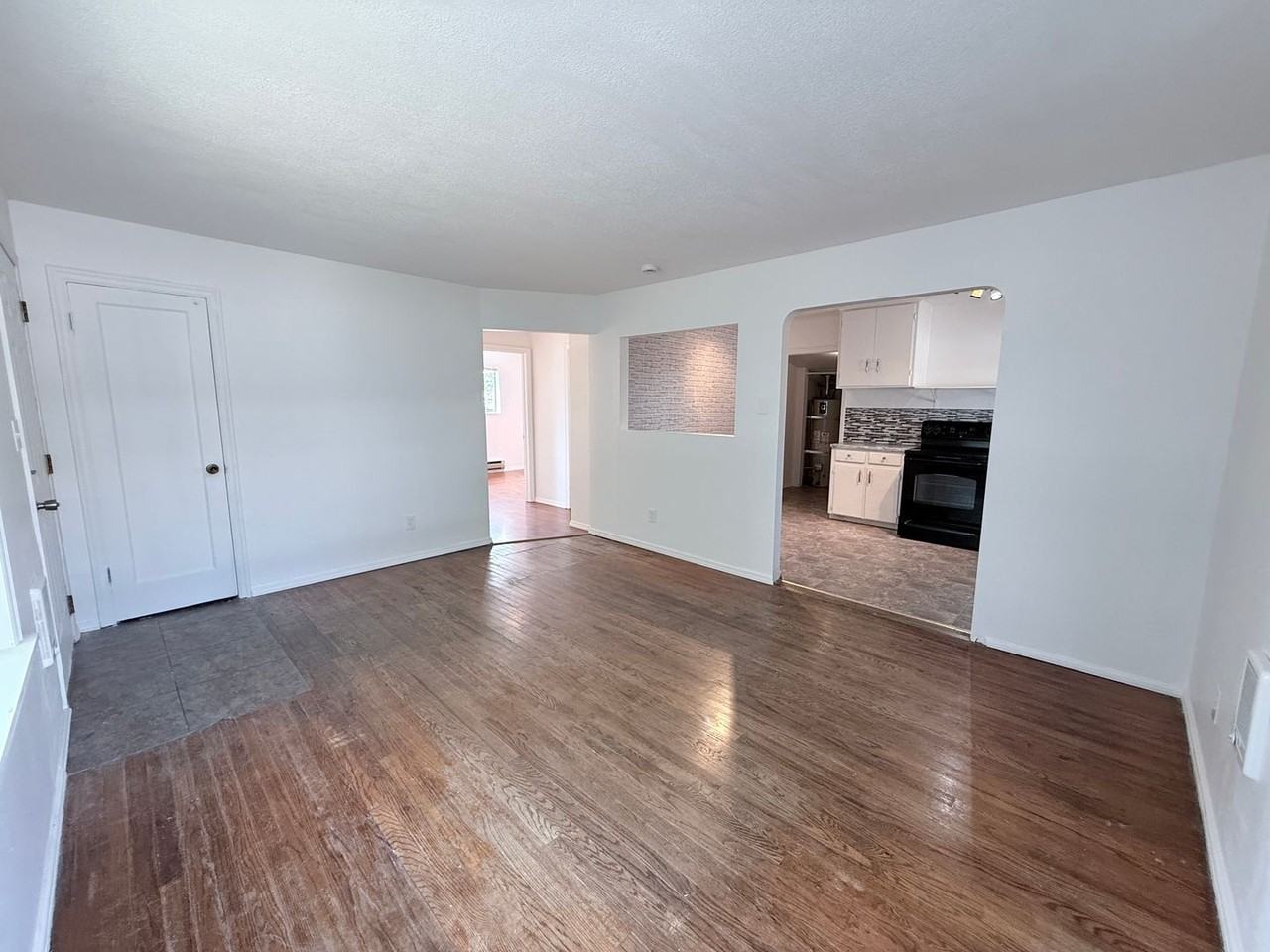 619 E Nebraska Ave - Photo 3 of 27