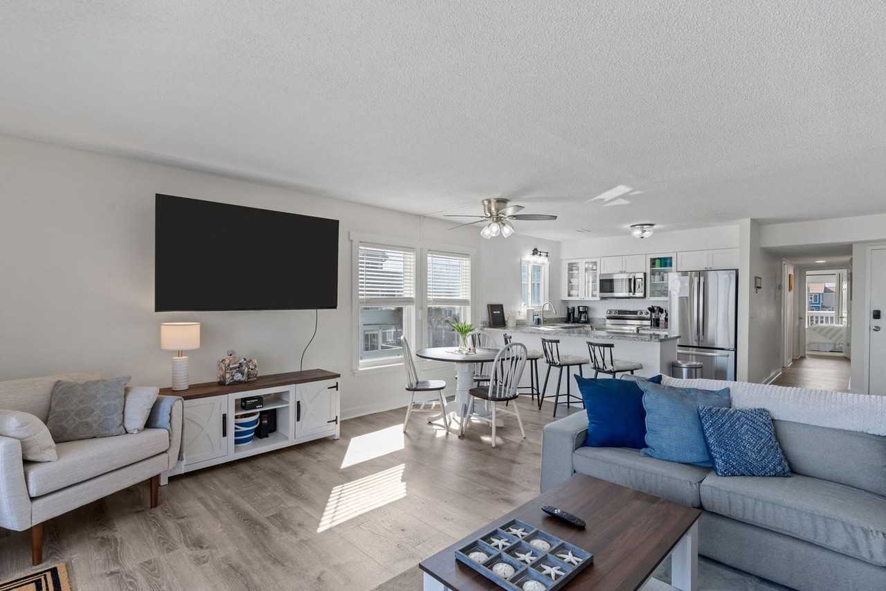 1600 Carolina Beach Ave N #C4 - Photo 7 of 32