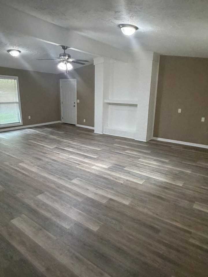 3320 Ridgeland Dr - Photo 3 of 22