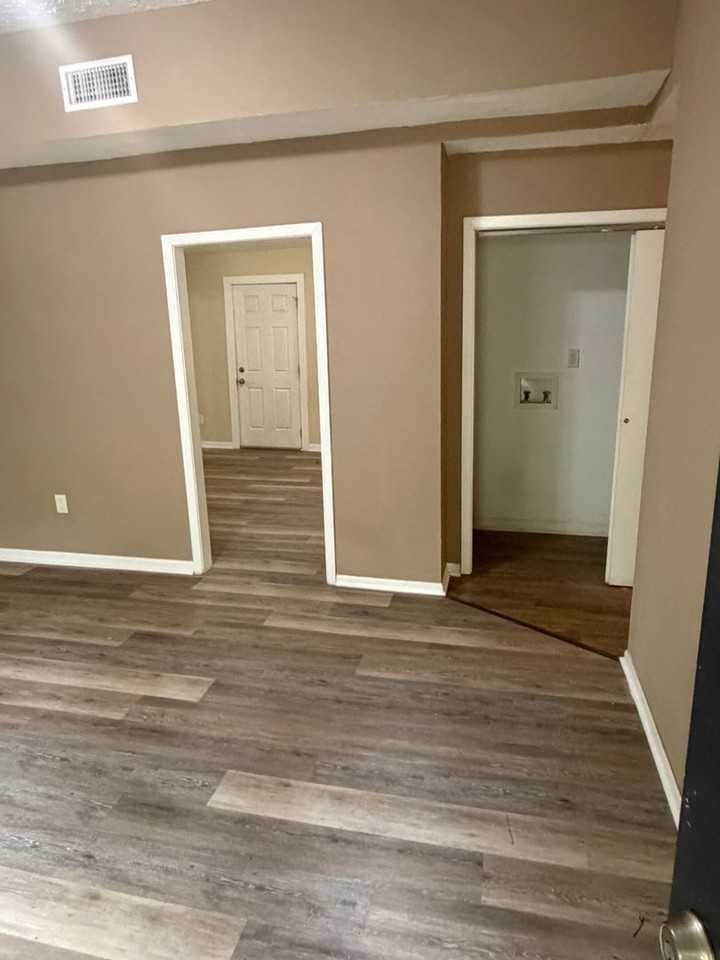 3320 Ridgeland Dr - Photo 4 of 22