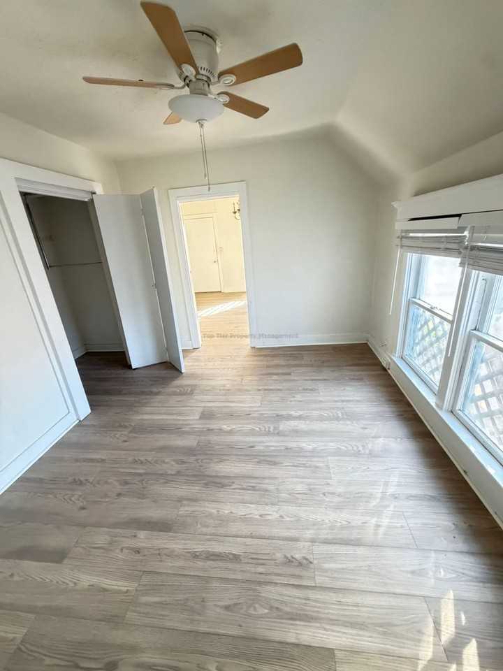 615 1/2 N Freeman St - Photo 2 of 17