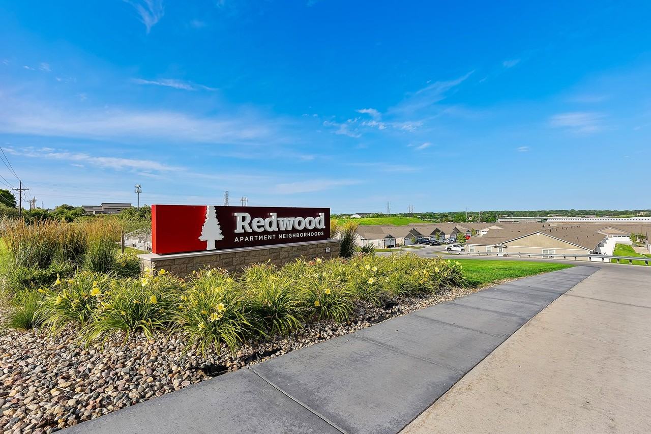 Redwood Bellevue South 25th Street - Photo 6 of 25