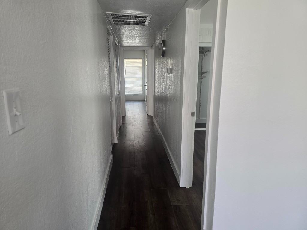 2634 N 43rd Ave #D - Photo 4 of 20