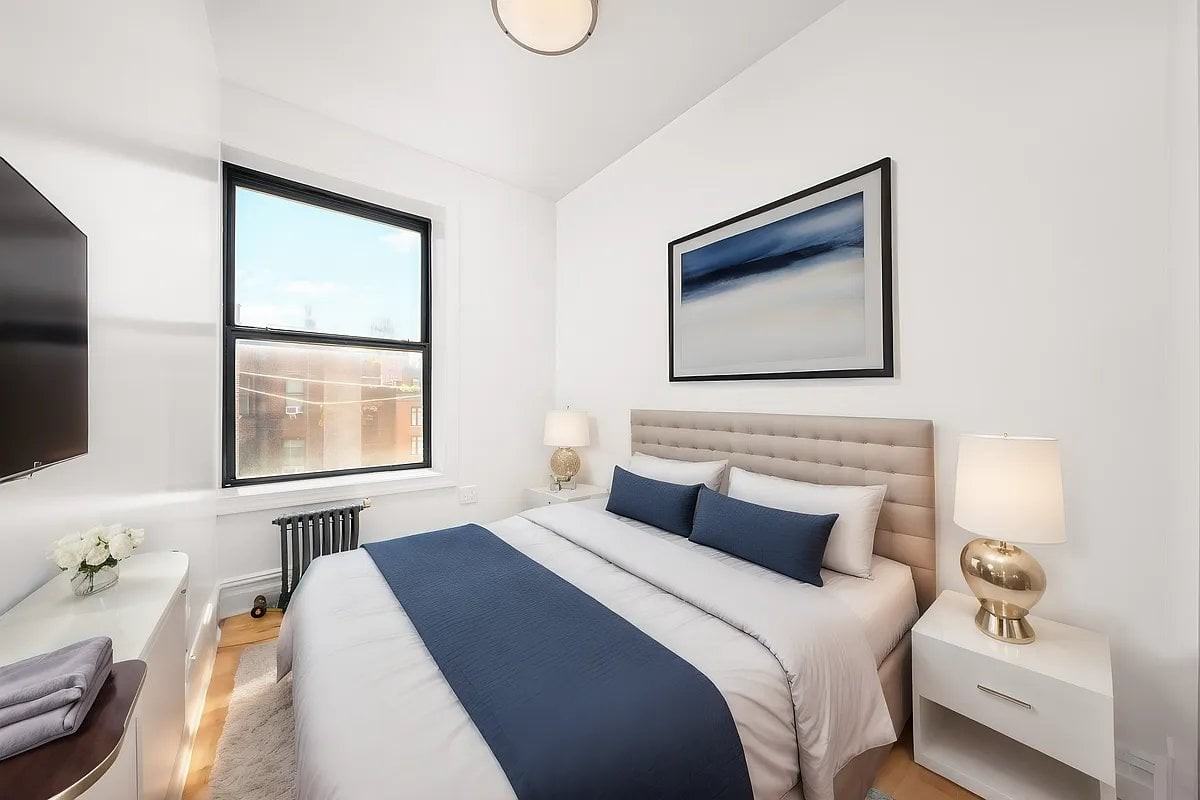 115 Perry St #1C - Photo 3 of 4