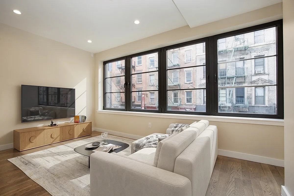 152 Ludlow St #TH1 - Photo 2 of 10