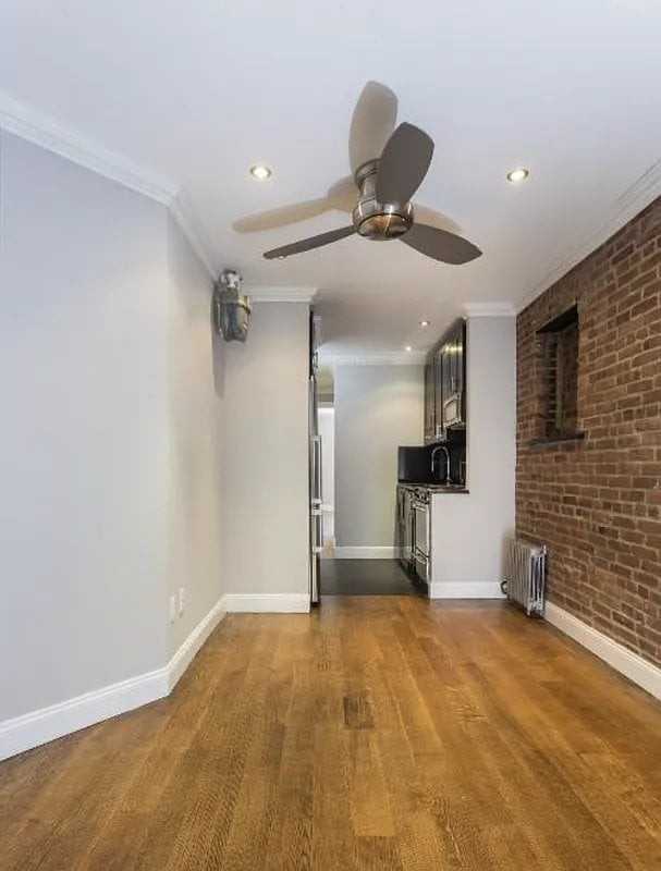 437 W 53rd St #4A - Photo 4 of 5