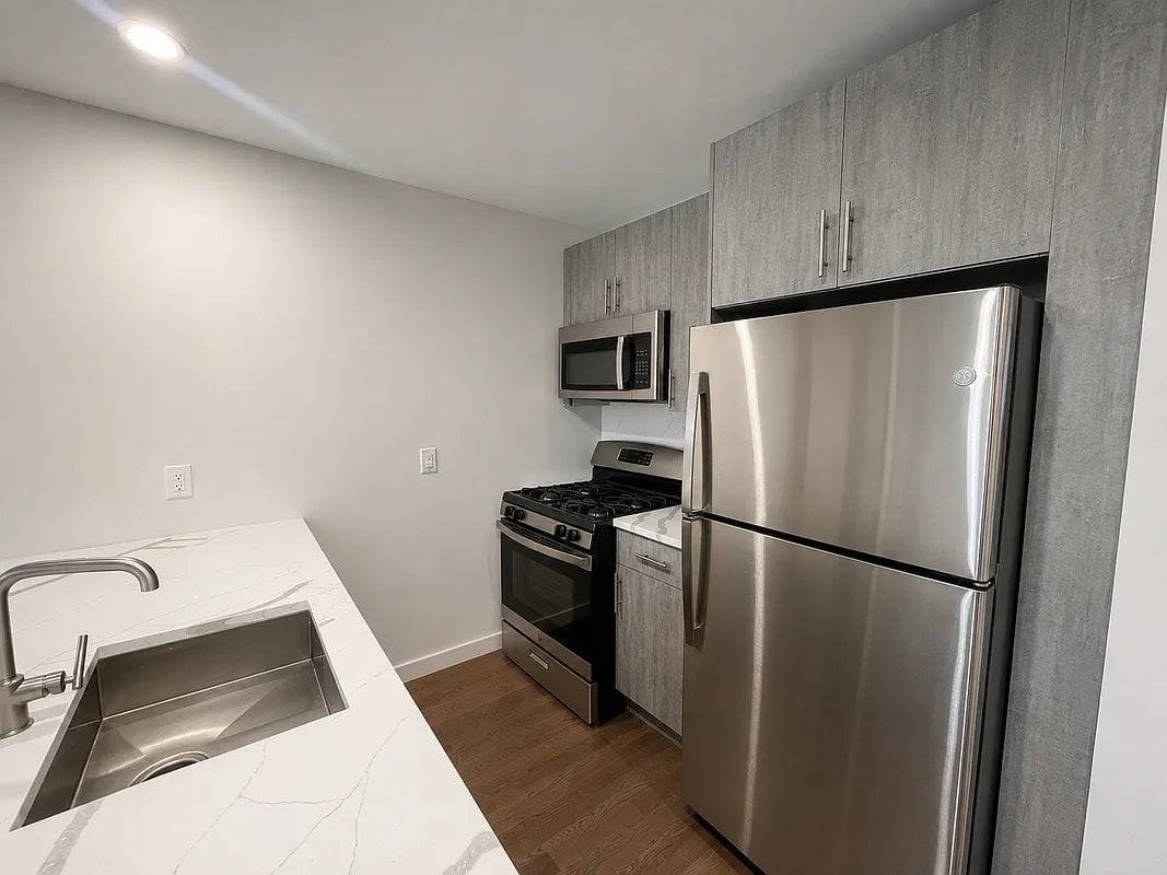 9109 Roosevelt Ave #307 - Photo 3 of 6