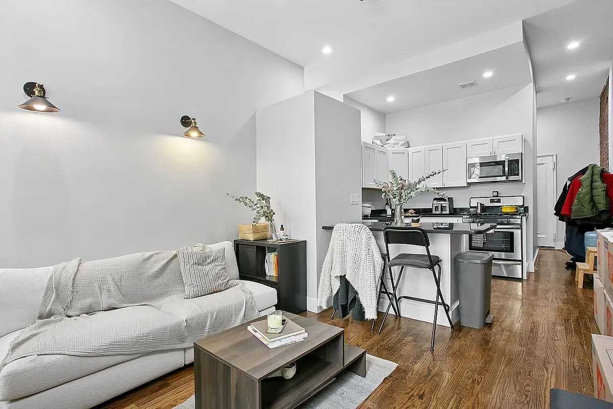 258 Halsey St #1 - Photo 5 of 13
