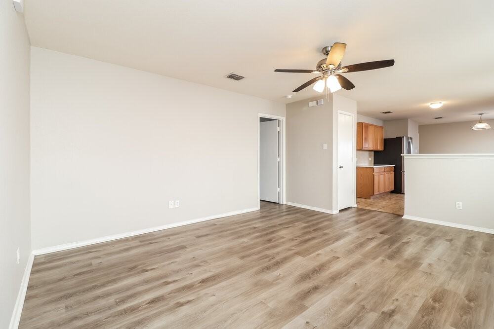 4524 Waterford Dr - Photo 4 of 16