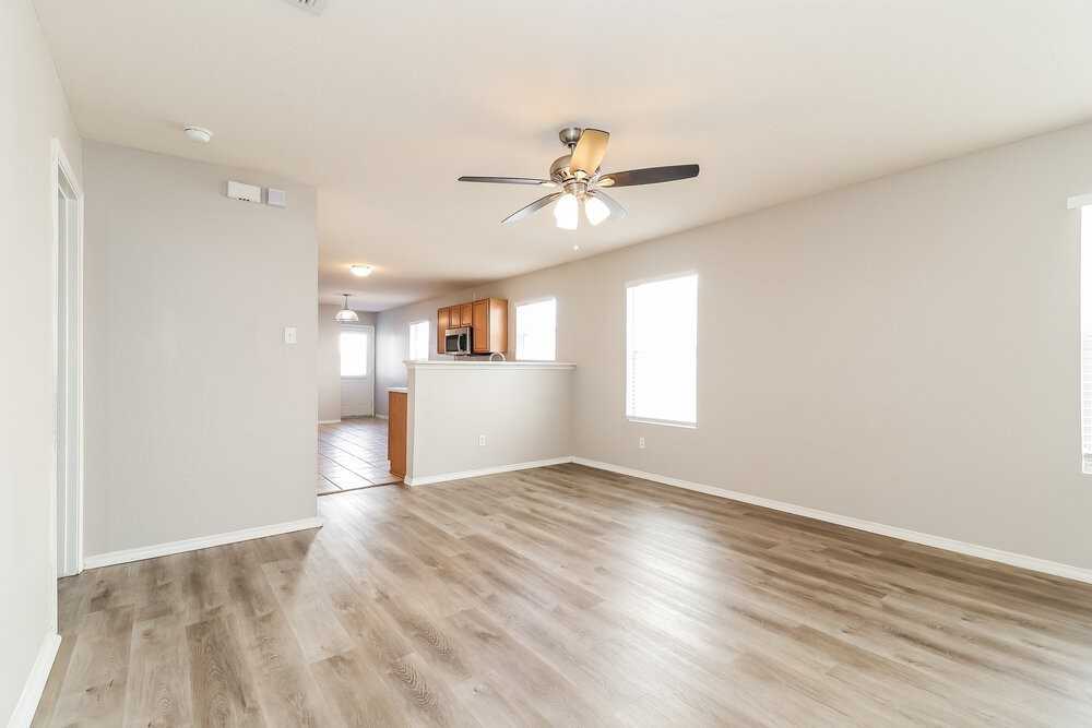 4524 Waterford Dr - Photo 5 of 16