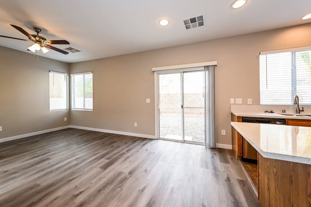 9521 Mothers Joy St - Photo 6 of 17