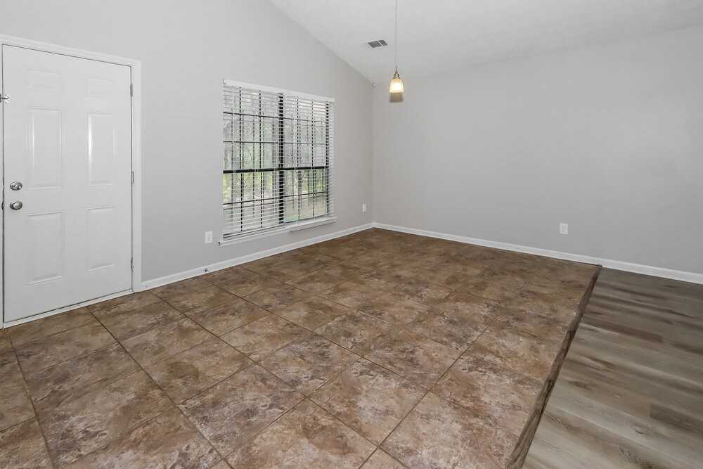 192 Chase Woods Cir - Photo 7 of 24