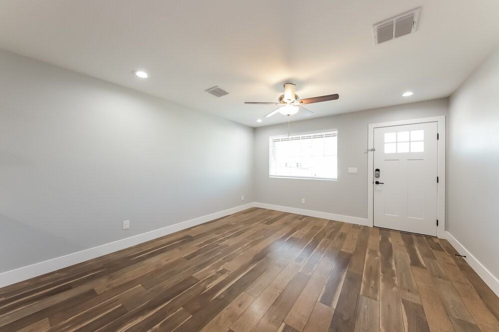4653 S 38th Gln - Photo 3 of 16