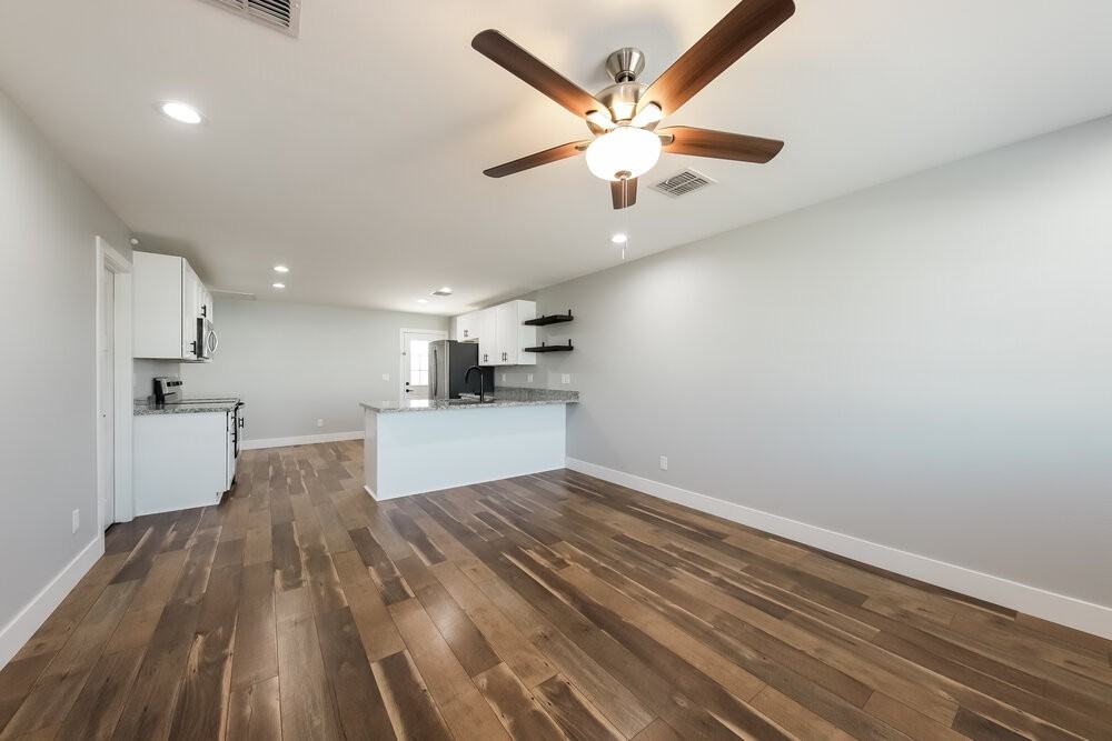 4653 S 38th Gln - Photo 4 of 16