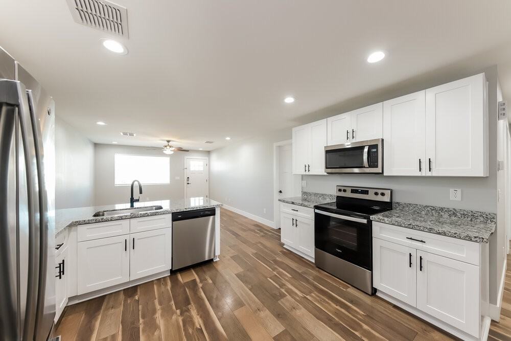4653 S 38th Gln - Photo 7 of 16
