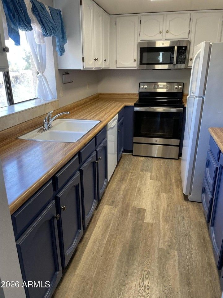 7902 E Wood Dr 2nd Fl - Photo 5 of 25
