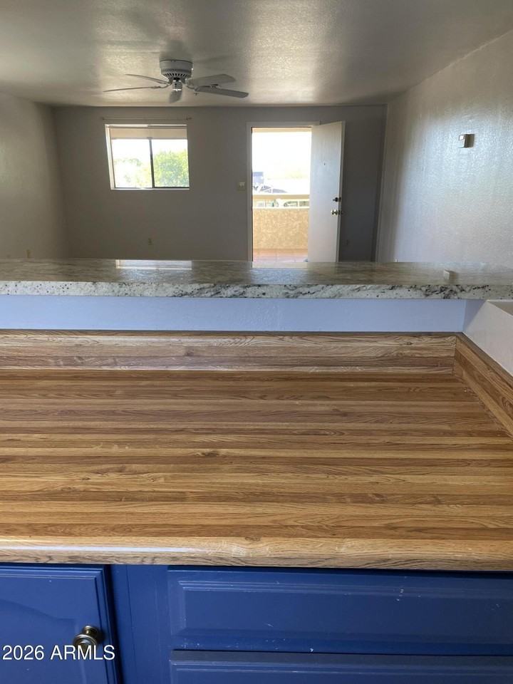 7902 E Wood Dr 2nd Fl - Photo 7 of 25