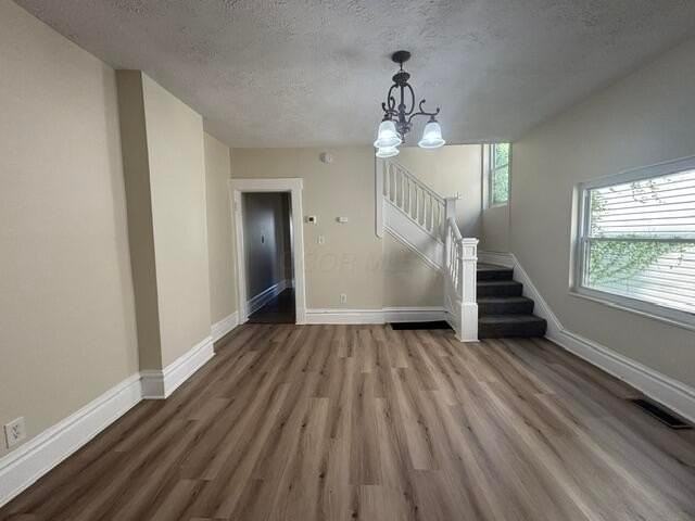 135 Martin Ave - Photo 5 of 21