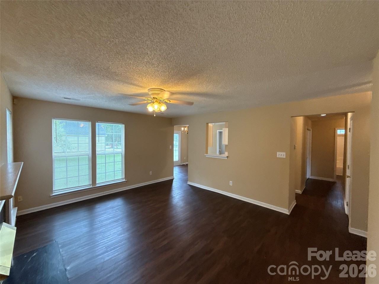 7037 Breeders Cup Cir - Photo 3 of 16
