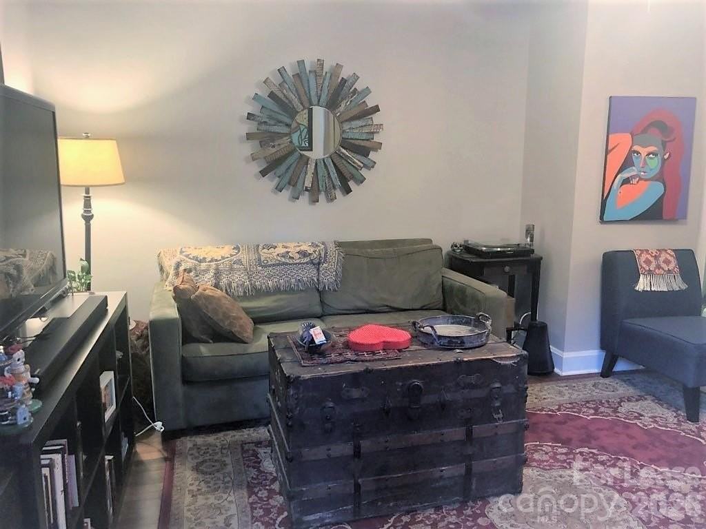 2728 Holt St - Photo 3 of 16