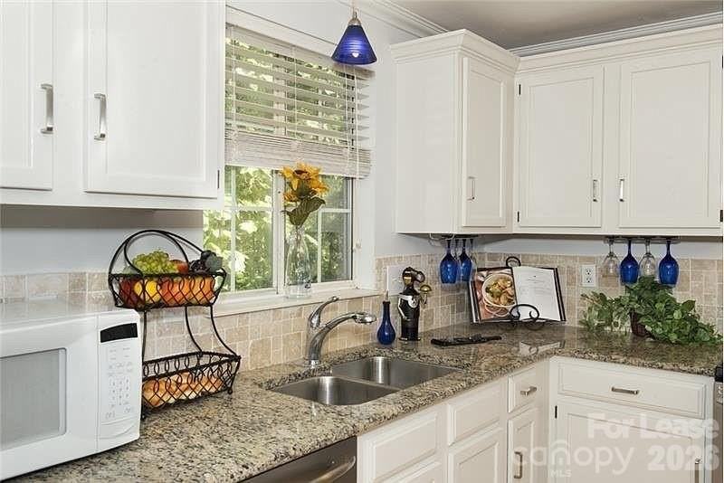 6609 Morganford Rd - Photo 7 of 27