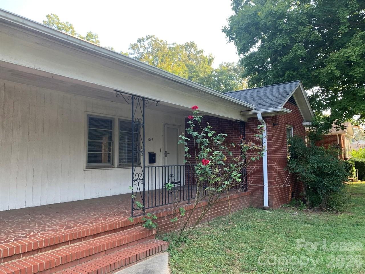 1049 E Main St - Photo 2 of 9