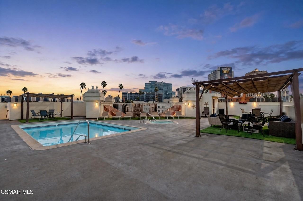620 S Gramercy Place #236 - Photo 7 of 42