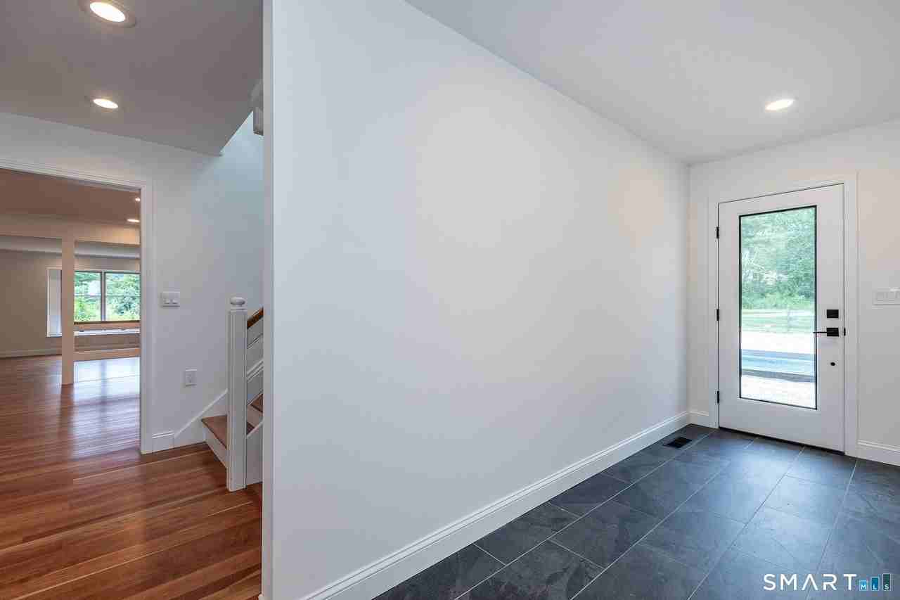 4 Breezy Hill Rd - Photo 3 of 38