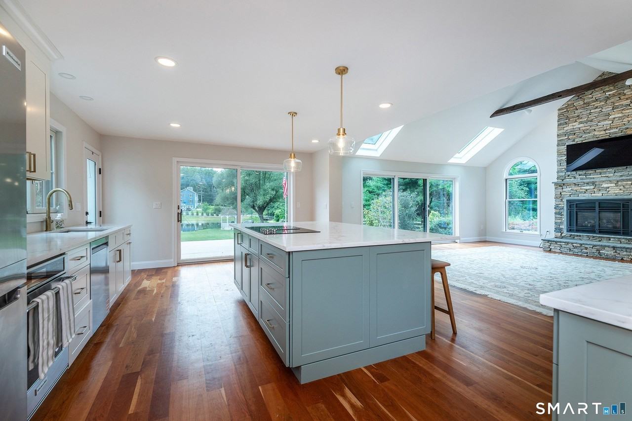4 Breezy Hill Rd - Photo 6 of 38