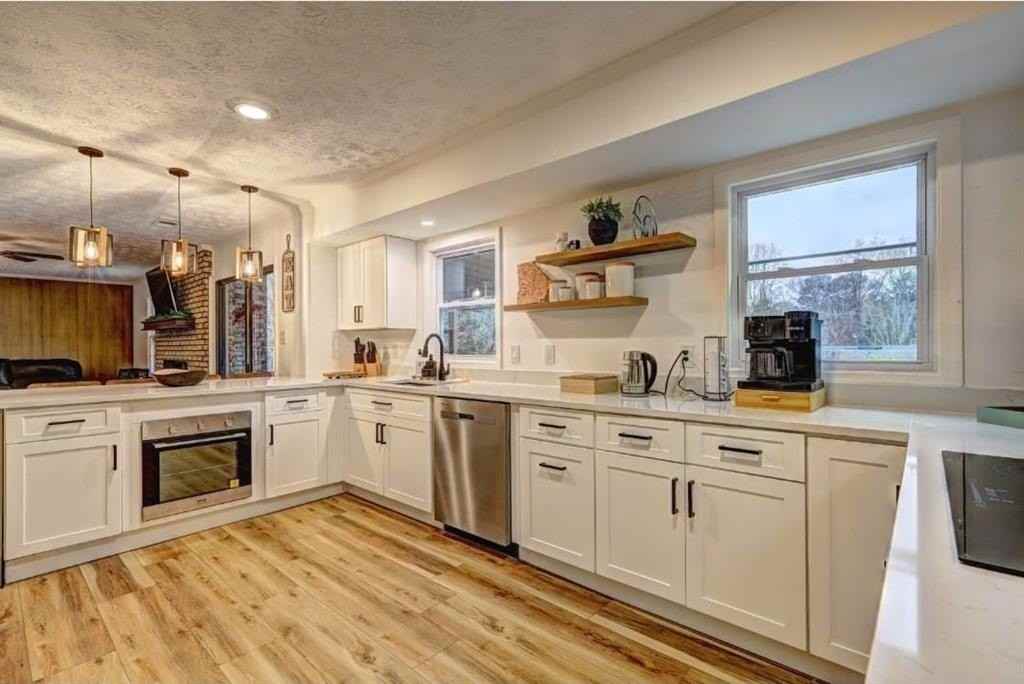 457 Castleaire Dr - Photo 5 of 27